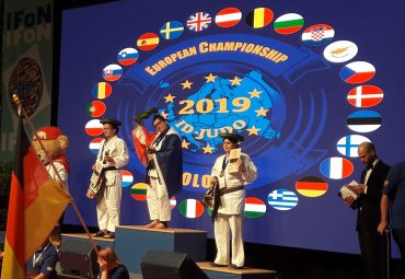Lors des championnats d'Europe de judo en Allemagne, Bursa Ersoy a reçu la médaille d'or
