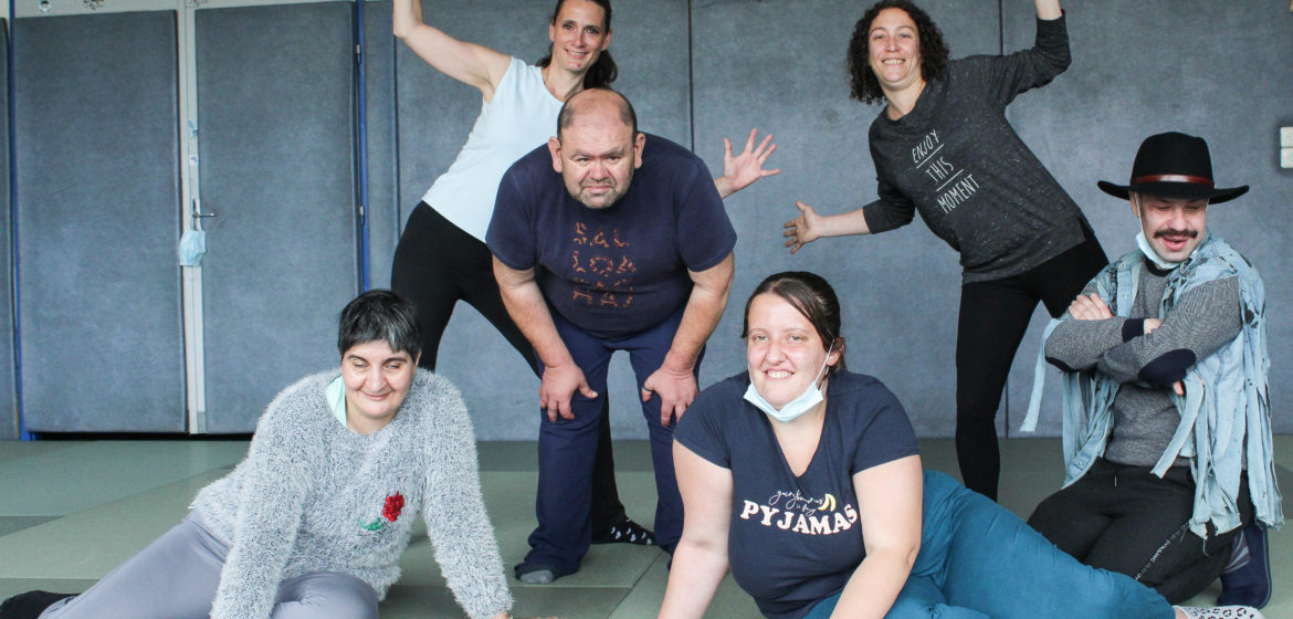 Le Service d’Accueil de Jour (S.A.J.) accompagne des adultes en situation de handicap, quel que soit leur âge et leur lieu de vie. Cet accompagnement se base sur un large choix d’activités et sur l’ensemble des services offerts par la collectivité.